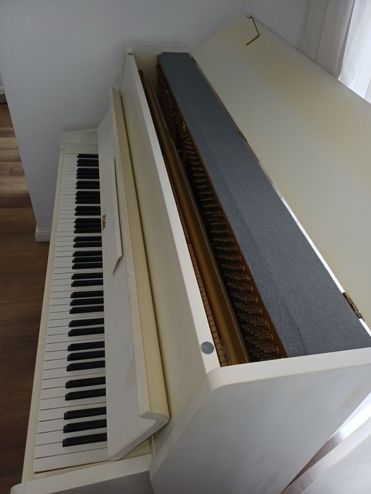 Pianină Rösler albă-stare bună, mecanism curat