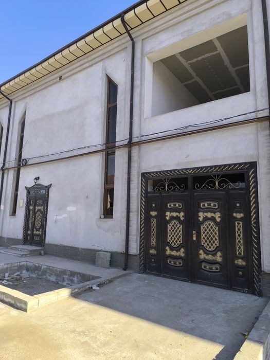 Урганч шахрида 2 каватли 200 м2 Уй сотилади