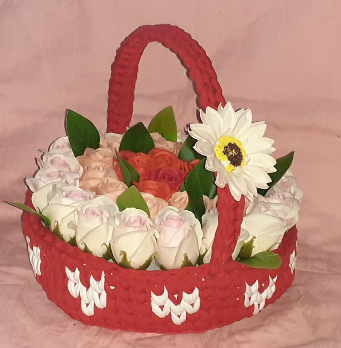 Trandafiri de sapun, cos crosetate...