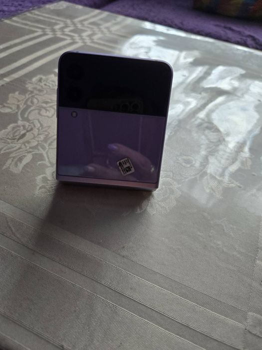 Samsung Galaxy Z Flip3