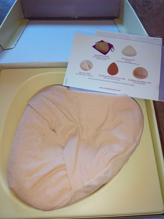 Намаление 50 процента.Гръдни протези - две нови с кутиите и две  още