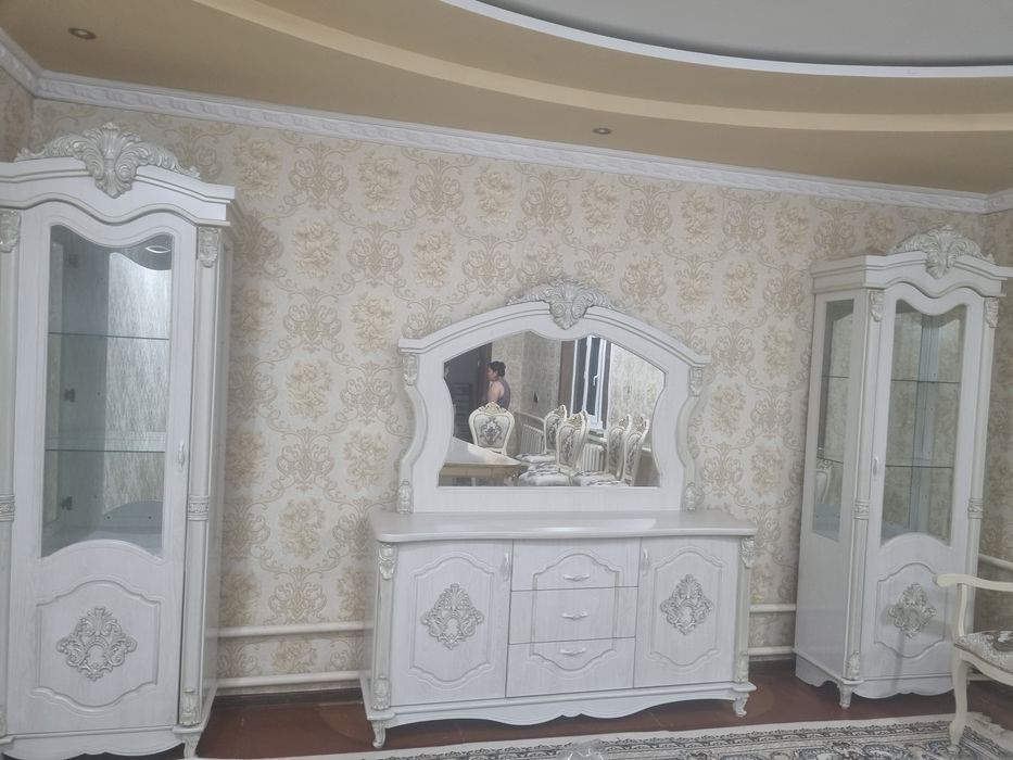 Стол стулчик. Сервант сатылады