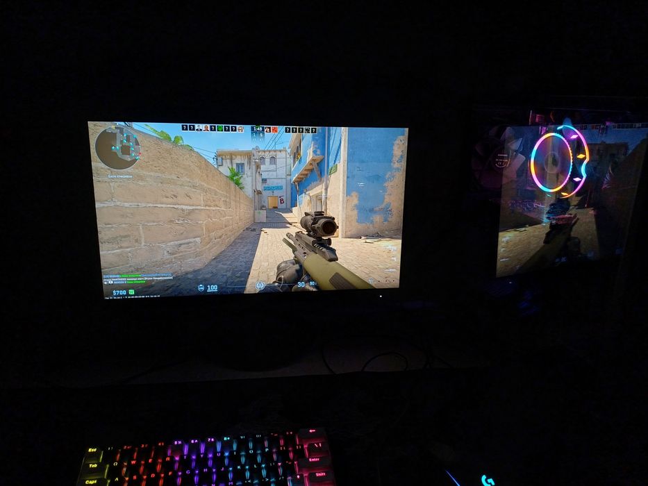 Kompyuter sotiladi srochno