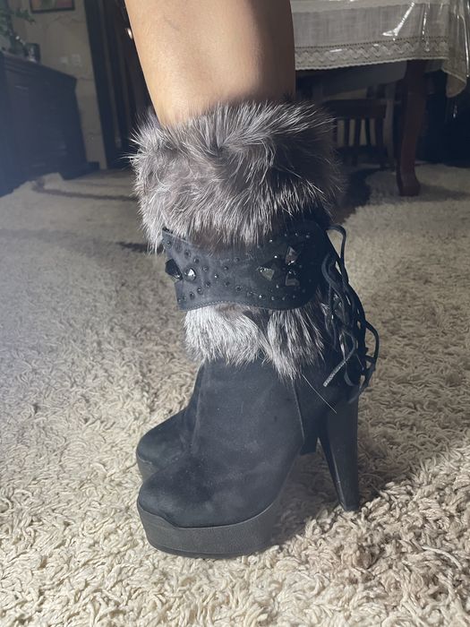 Продам женские сапоги