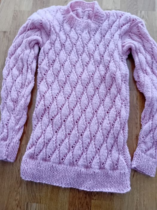 Pulovere tricotate handmade noi