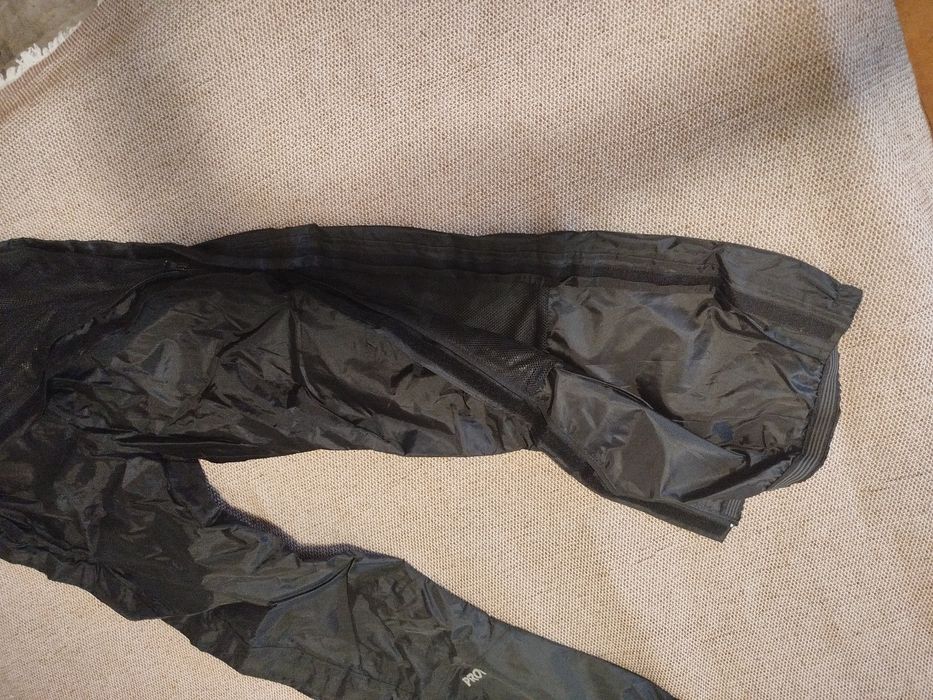 Pantaloni impermeabili moto