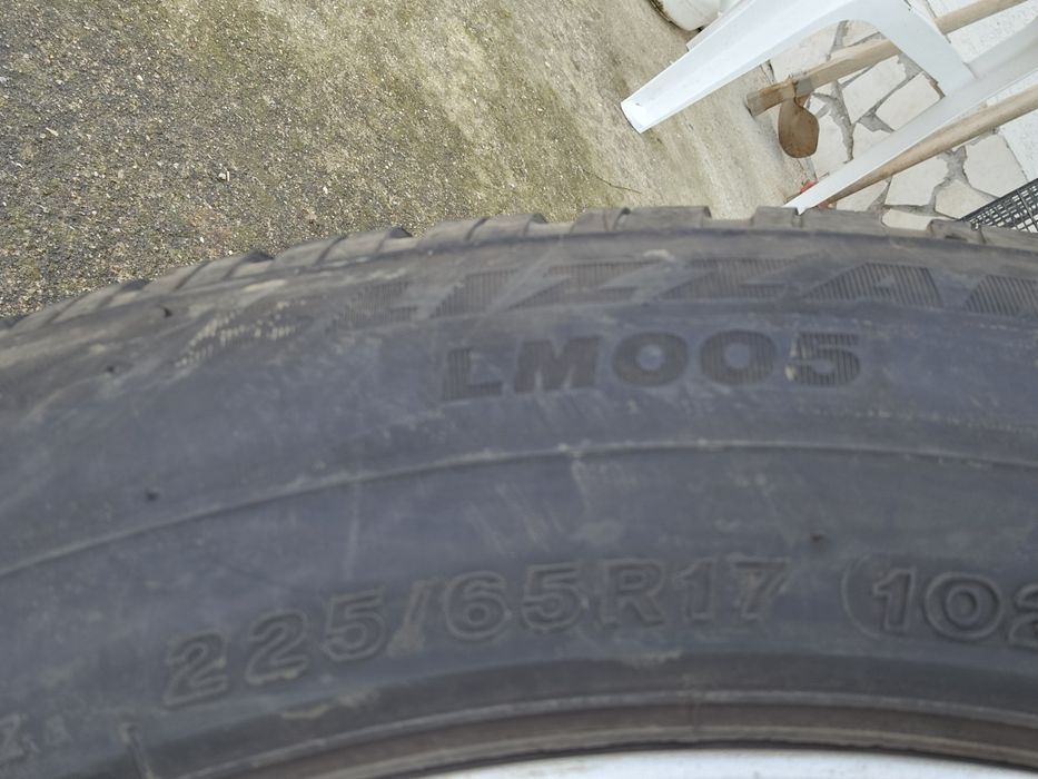 Зимни гуми - Bridgestone 225 x 65 x R17