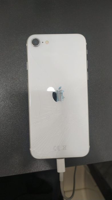 IPhone SE и VIVO Y22