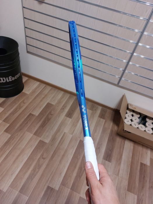 Yonex ezone 98, 305