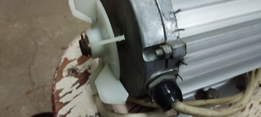 Продам двигатели 380