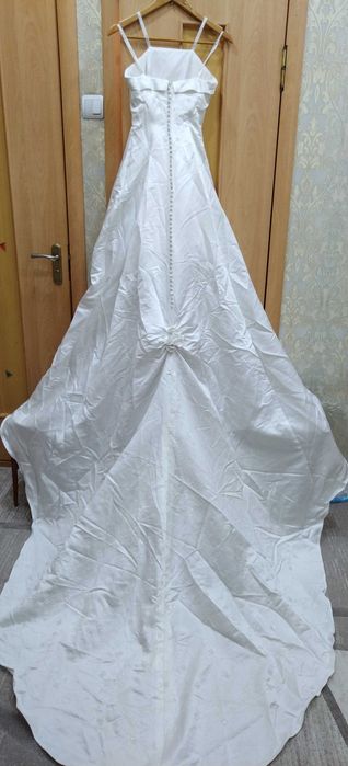 Свадебное платье со шлейфом