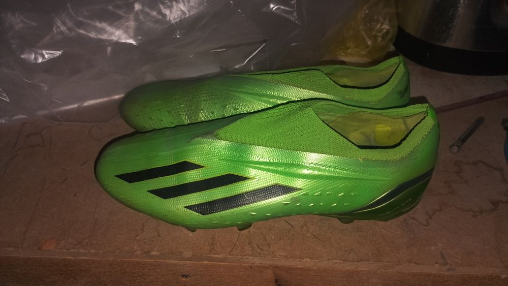 Футбольные бутсы Adidas X