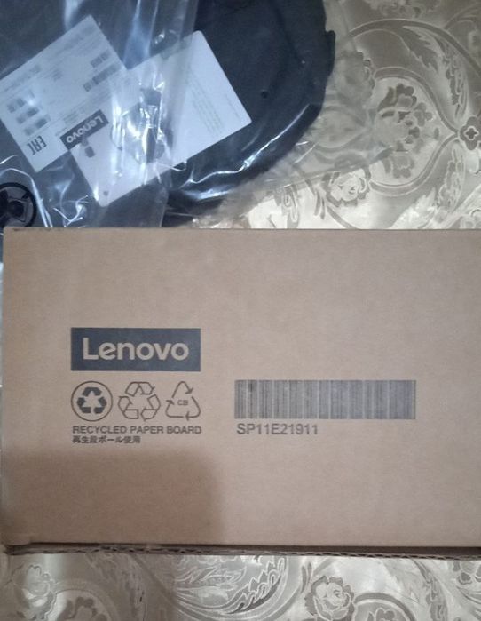 Noutbuk, Lenovo sotiladi, ishlatilmagan yangi kafolati bor