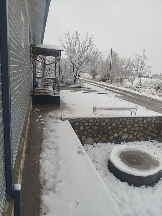 Уй сотилади замонавий ситилда курилган