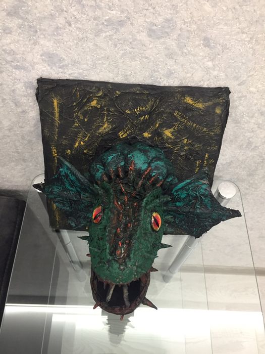 Ръчно изработена глава на дракон