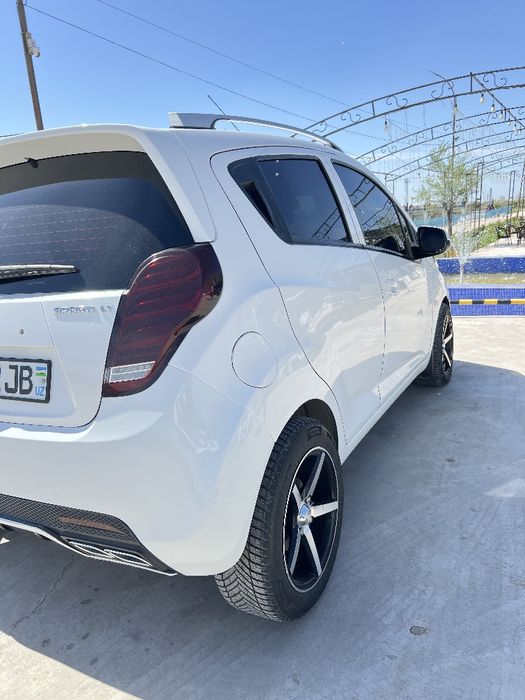 Spark 4 pozitsiya sotiladi qarshi shaxar