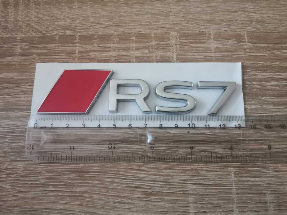 сребриста емблема Audi RS7 нов стил