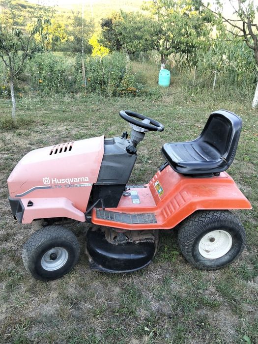 Tractoraș de gazon Husqvarna