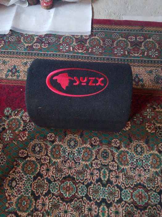 Сабвуфер         .