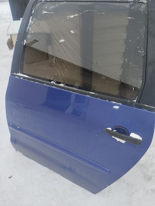 Продам двери Форд Галакси.