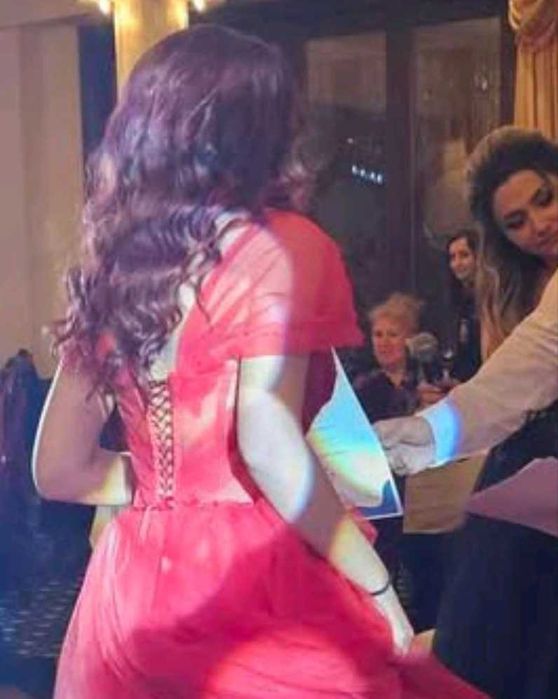 Абитуриентска рокля