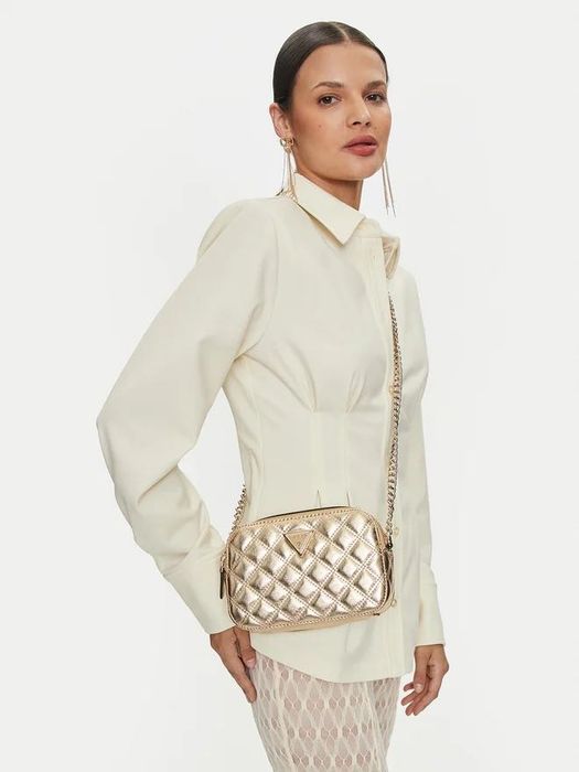 Guess нова чанта, златна