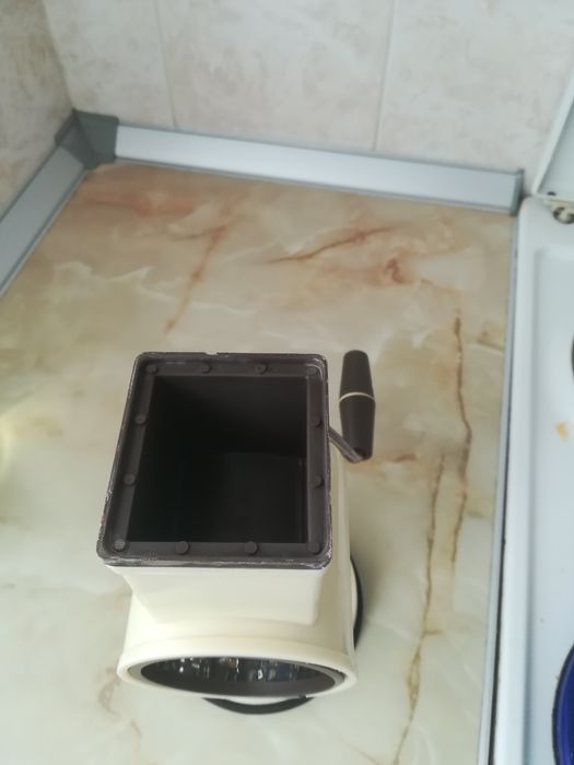 Машина за мелене на орехи