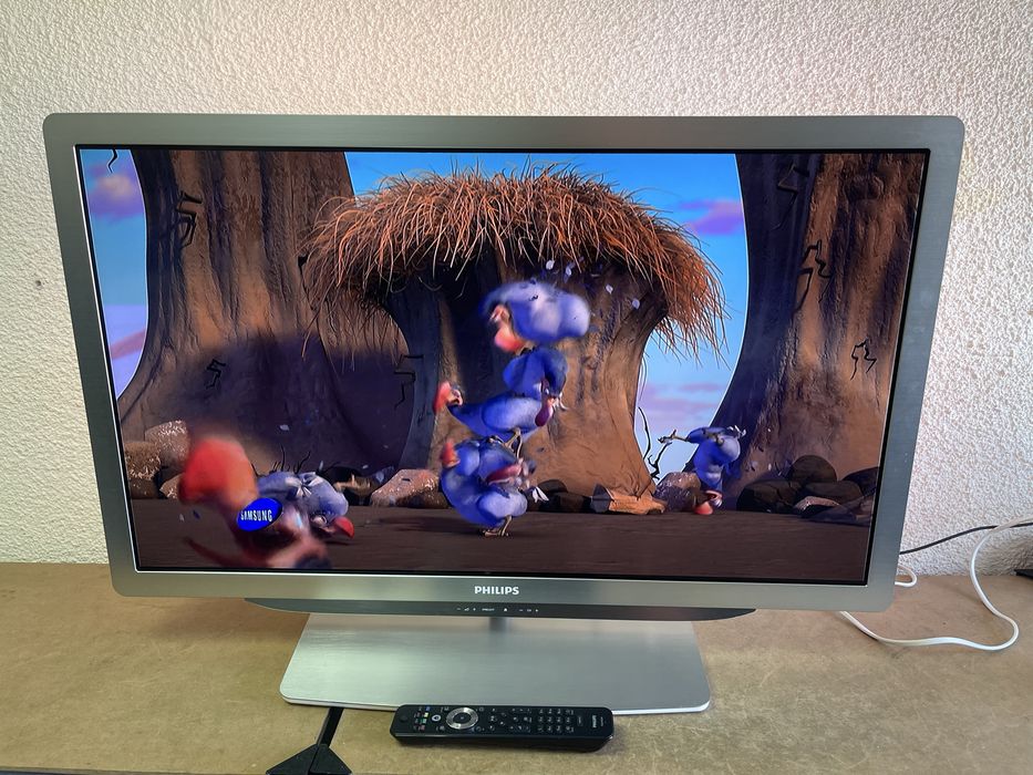 Телевизор Philips Full HD LED 37” Ambilight - 37PFL9606