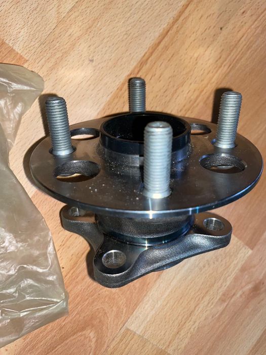 Butuc (set) rulment roata spate Toyota Yaris