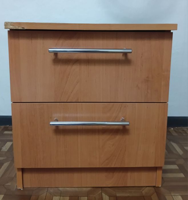 Тумбочка        .