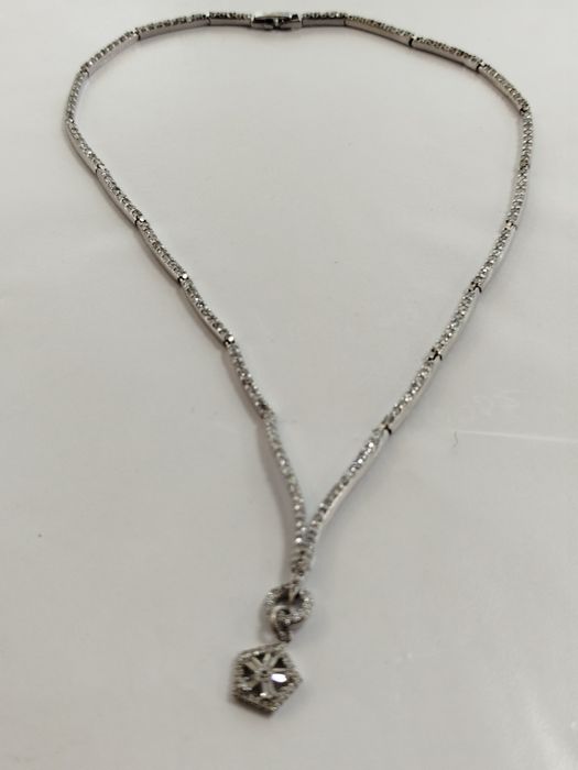 Vând colier din argint