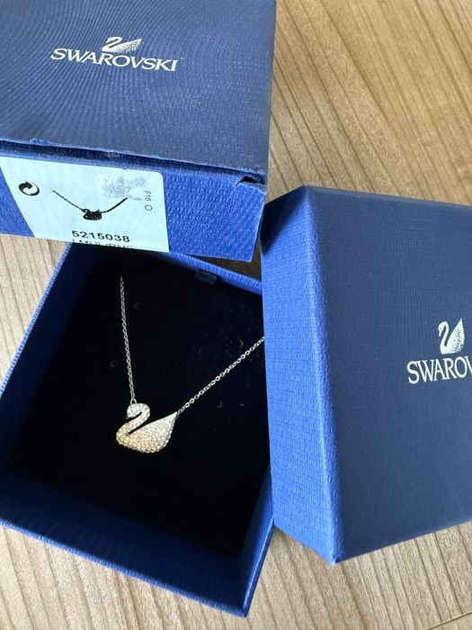 Swarovski комплект колие и обеци