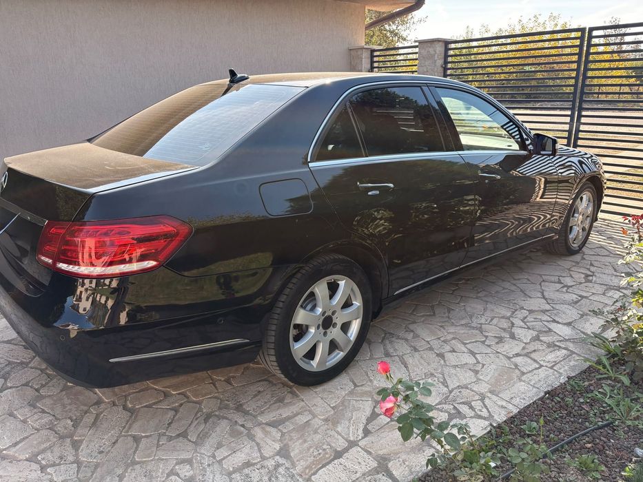 Vând Mercedes-Benz E Class