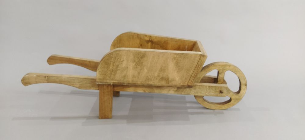 Тачка садовая, деревянная.