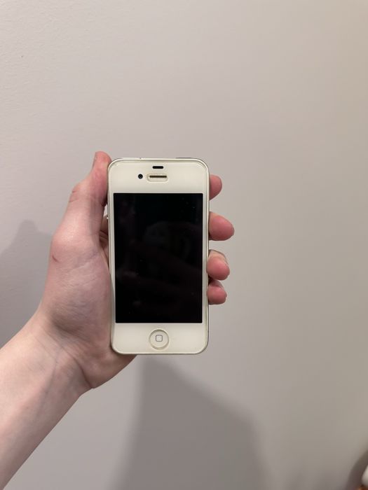 продам айфон 4 рабочий