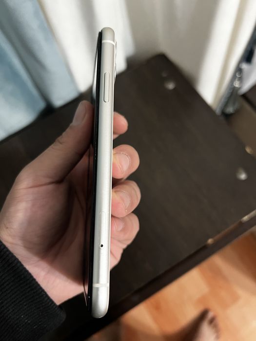 продам iphone 11