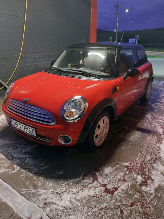 mini cooper
Motor 1.4
Putere:95cp
Combustibil:benzină
An de fabricaţ