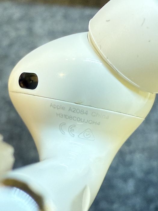 Apple AirPods Pro (1-во поколение)