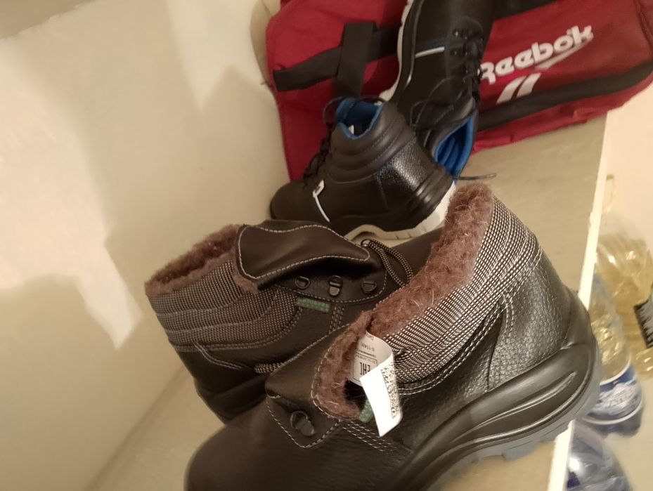 Продам рабочие ботинки зимние