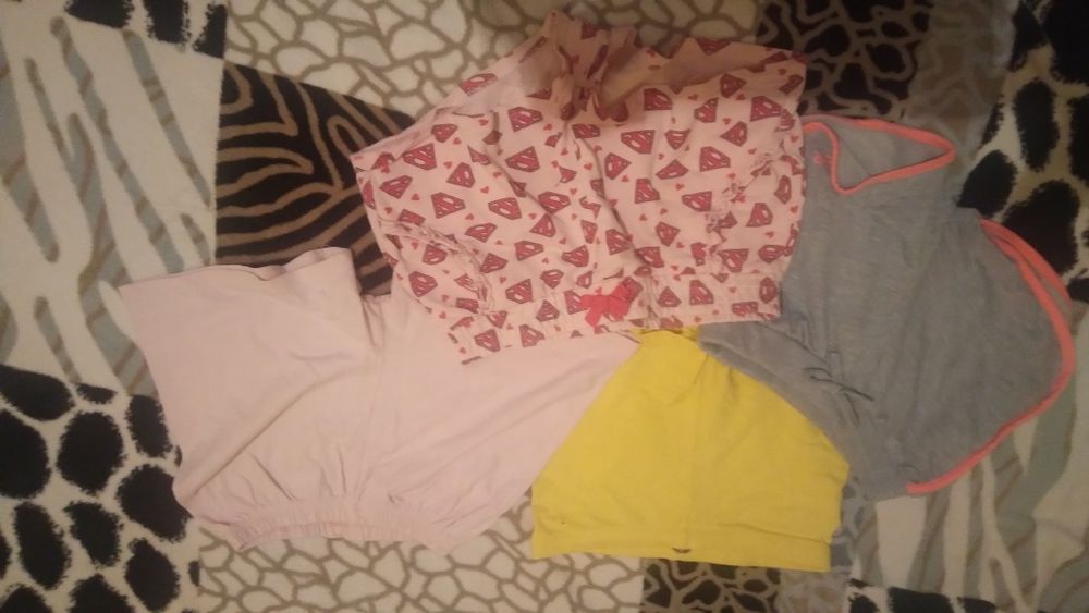 Продавам детски дрехи за момиче