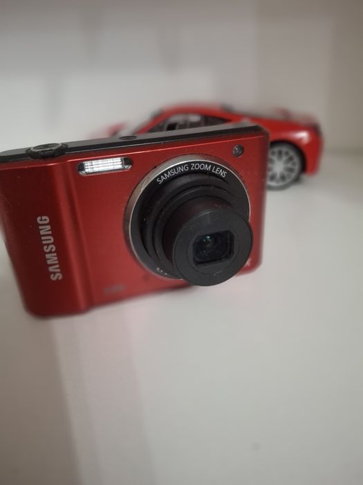 Цифровая камера Samsung MV800