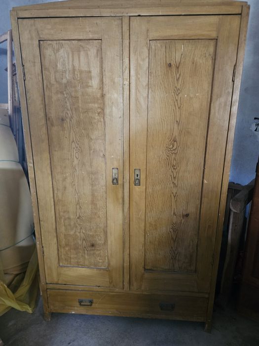 Mobila vintage de brad