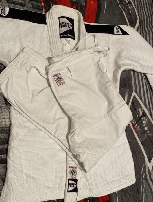 Продам кимоно !!