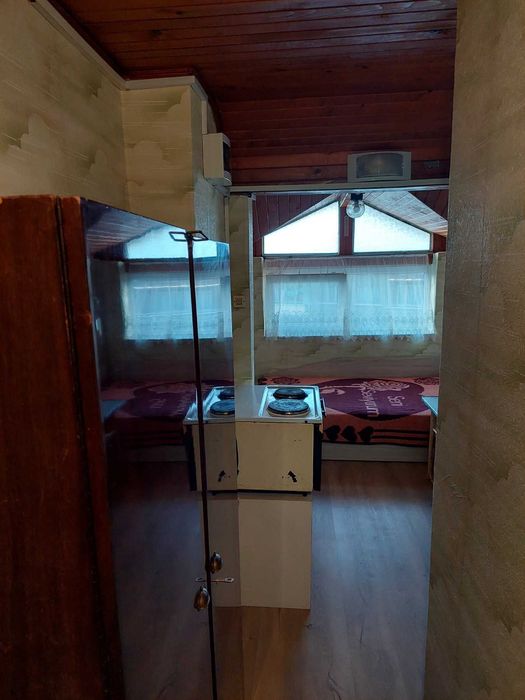 Дава се под наем Ателие в Русе, Център - 18 кв.м за 91.8 € - Снимка #1