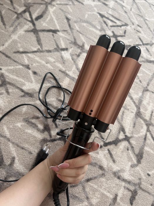 Тройная плойка для волос новая, мощная, быстро нагревается, супер