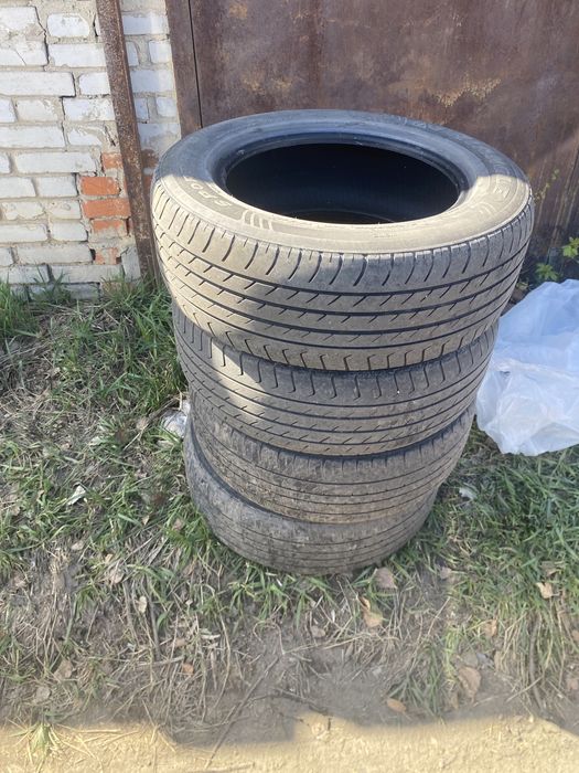 Продам комплект Резины