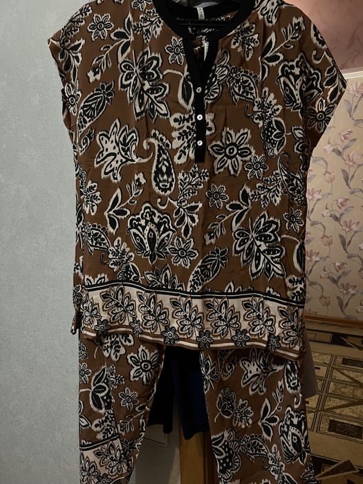 Продам костюм женский летний