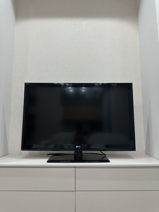 Продам телевизор LG 42” (Full HD)