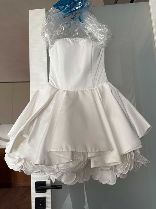 Рокля (бяла, официална)