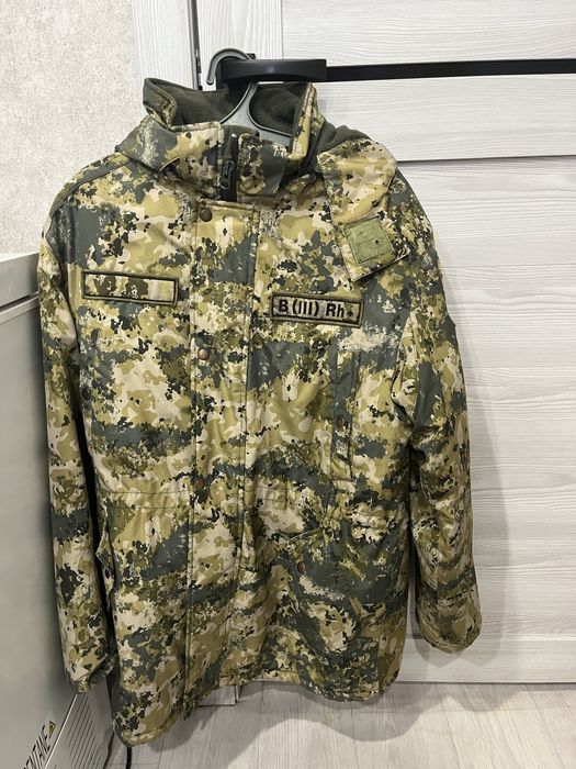 Продам зимние куртки